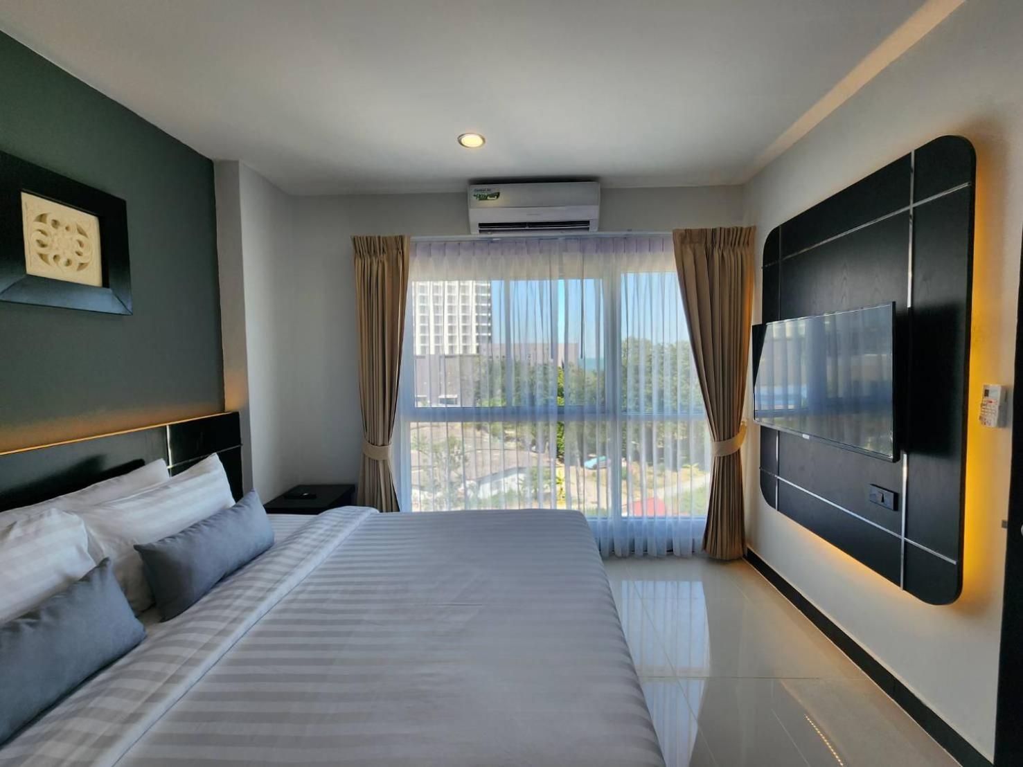 Lhc Hotel And Resort Pattaya Exterior photo
