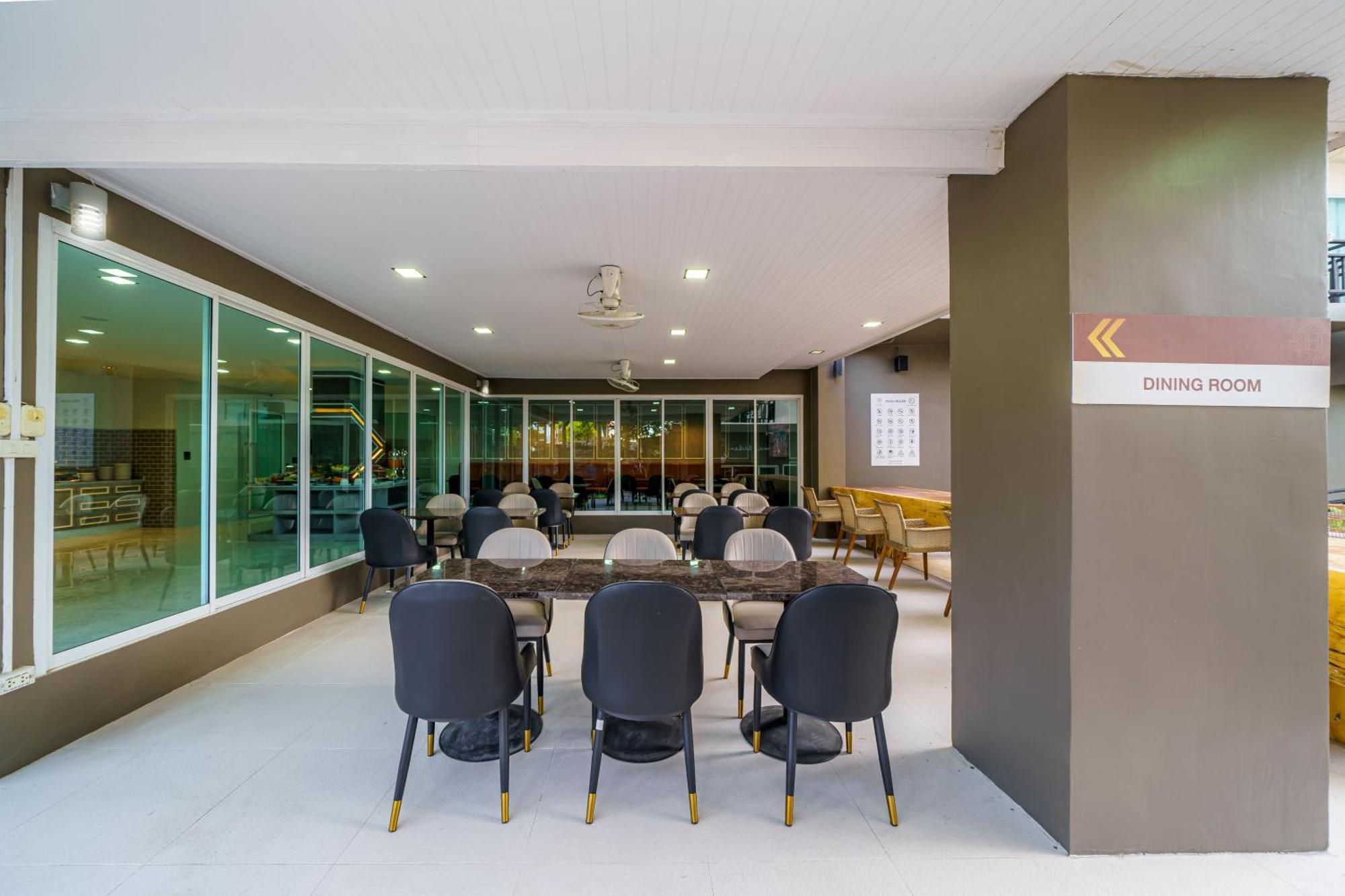 Lhc Hotel And Resort Pattaya Exterior photo